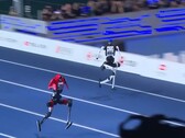 Der Tiangong Ultra (rechts) und Honor Lightning (links) sprinten die 100 Meter schneller als Usain Bolt