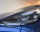 Scheinwerfer des Tesla Model 3