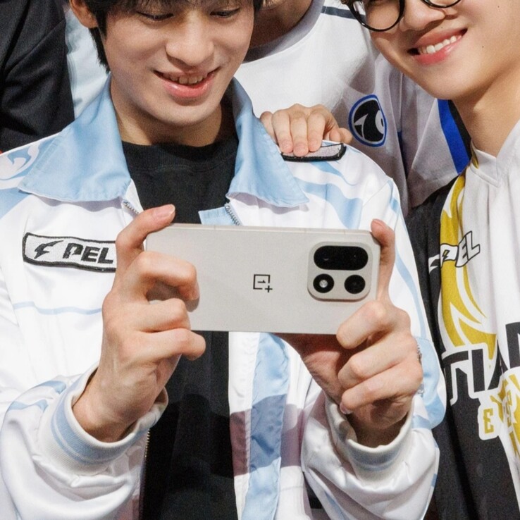 Das finale OnePlus 15 Kamera-Design - ganz ohne Hasselblad-Branding.