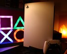 Sony brachte die ursprüngliche PS5 Spielkonsole im November 2020 zum Preis von 499 Euro auf den Markt.