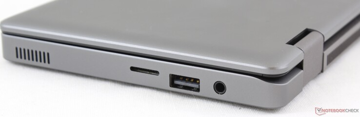 Rechts: microSD-Kartenleser, USB 2.0, 3,5-mm-Kopfhöreranschluss
