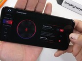 Das Nubia Red Magic 5G gibt sich im Durability-Test widerstandsfähig und mit potentiell lauter Luftkühlung.