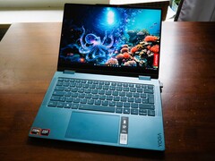 Lenovo Yoga 7 2-in-1 14AKP10 (Bild: Florian Glaser)