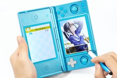 Der Anbernic RG DS dürfte einer der günstigsten Retro-Handhelds mit zwei Displays werden. (Bildquelle: Anbernic)