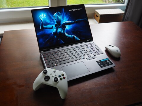 Medion Erazer Beast 16 X1 Laptop Test: RTX 5090-Gamer mit optionaler Wasserkühlung