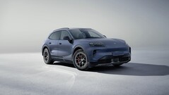 Mit einer massiven 113-kWh-Batterie und extremen 400 Kilowatt Ladeleistung drückt der neue Porsche Cayenne S Electric ab 126.400 Euro massiv Leistung in das vollelektrische SUV-Segment.