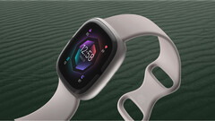Zahlreiche Smartwatches von Fitbit und Garmin gibt es aktuell im Black-Friday-Sale, darunter die neue Fitbit Sense 2. (Bild: Fitbit)