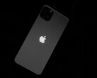iPhone-Rückseite mit Apple-Logo vor schwarzem Hintergrund