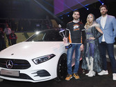 Mercedes-Benz: Übergabe eines weiteren Benz bei den eSports Dota Major Championships in Katowice.