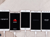 Die 5 Kontrahenten im Fast-Charging-Test-Sample: Apple, Samsung, Huawei, Oppo und Vivo.