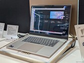 Das aktuelle Prestige 16 hat zwar ein niedriger auflösendes Display als das XPS 16, gleicht dies aber mit mehr Anschlüssen und einem schlankeren Design aus