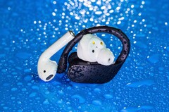 CNET testet die beliebtesten komplett drahtlosen Ohrhörer unter extrem nassen Bedingungen. (Bild: Angela Lang, CNET)