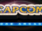 Die wohl extravaganteste Arcade-Konsole des Jahres ist ab sofort verfügbar. (Bild: Capcom)