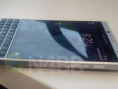 BlackBerry: Foto soll neue Version des Passport zeigen