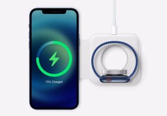 Das iPhone 12 ist jetzt das älteste Smartphone der Welt, das Qi2 unterstützt. (Bild: Apple)