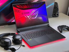 18 Zoll Gamer mit tollem Mini-LED und RTX 5090 Laptop - Asus Strix SCAR 18 G835LX im Test