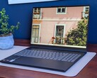Ryzen AI 7, 32 GB RAM, 1-TB-SSD, 2.5k-OLED: Lenovo IdeaPad 5 2-in-1 (Bild: Allen Ngo).
