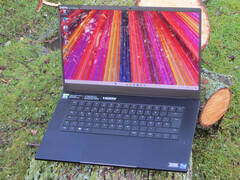 Razer Blade 15 OLED (Early 2022) im Test: Kompaktes Gaming-Notebook mit RTX-3070-Ti