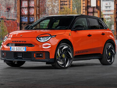 Abarth 600e Competizione: Mit 280 PS und mechanischem Sperrdifferenzial ist der neue Top-Stromer der stärkste Serien-Abarth aller Zeiten (Bild: Abarth).