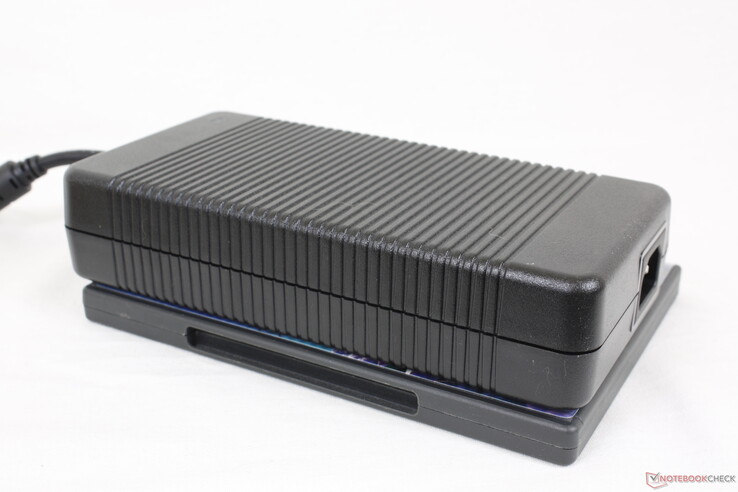 MSI 330 W AC Netzteil