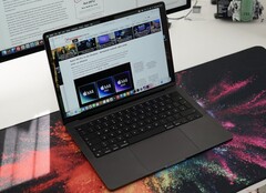 Die Basisvariante des MacBook Pro 14 mit dem M4 Pro hat einen selten großen Preisnachlass erhalten (Bildquelle: Klaus Hinum)