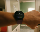 Samsung zeigt in einem neuen Werbespot die Nutzung des Google Assistant auf der Galaxy Watch4. (Bild: Samsung)