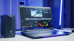 Das XMG Neo 16 und Neo 17 sind mit der optionalen Oasis-Wasserkühlung kompatibel (Bildquelle: Alex Wätzel)