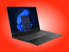 Das Lenovo V15 Gen 6 AMN wiegt 1,6 kg und hat eine Tastatur mit Ziffernblock