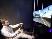 Dieses 48 Zoll große OLED-Panel von LG kann sich auf Knopfdruck krümmen, um das bestmögliche Gaming-Erlebnis zu bieten. (Bild: LG)