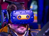 Alonso führt die Vive Pro McLaren-Edition vor