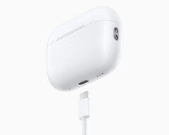 Die AirPods Pro können endlich über ein USB-C-Kabel aufgeladen werden. (Bild: Apple)