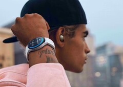 Über die Galaxy Watch4 lassen sich nun auch Galaxy Buds Ohrhörer steuern, wenn diese mit einem Smartphone verbunden sind. (Bild: Samsung)