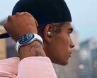 Über die Galaxy Watch4 lassen sich nun auch Galaxy Buds Ohrhörer steuern, wenn diese mit einem Smartphone verbunden sind. (Bild: Samsung)