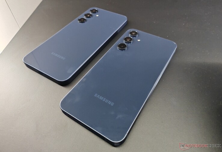 Das Galaxy A35 5G sieht dem neuen Galaxy A55 5G zum Verwechseln ähnlich. (Bild: Notebookcheck)