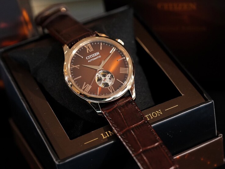 Ein Promobild der Citizen-Uhr „Autumn Light“.