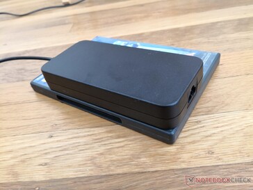 ~15,8 x 7,5 x 2,6 cm Netzgerät