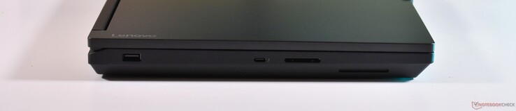 links: USB-A 3.2 Gen 1, Thunderbolt 4, SD-Kartenleser