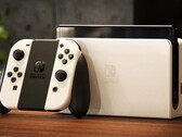 Die Nintendo Switch OLED wird mit einer weißen Docking-Station geliefert.