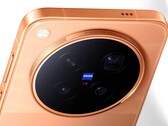 Das Vivo X500 Pro Max zeigt sich erstmals in offiziellen Pressebildern, ein Creator liefert eindrucksvolle Videoaufnahmen.