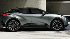 Neuzulassungen: Elektroautos legen kräftig zu, Mehrheit greift aber zu Verbrennern.