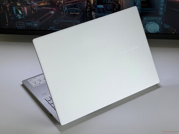 Asus Vivobook S16.
