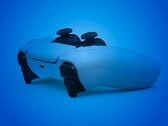 Der DualSense-Controller bietet einen etwas eigenwilligen Look, dafür aber umso spannendere Features. (Bild: Sony)