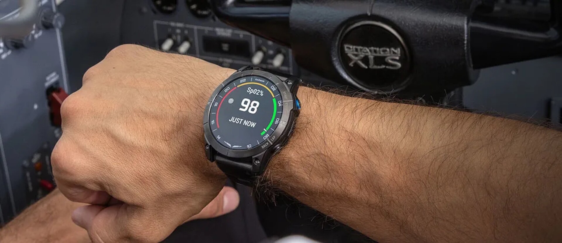 Flieg mit Stil und Präzision: Die Garmin D2 Mach 1 Pro – Dein ultimativer Begleiter für Abenteuer in der Luft