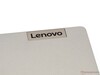 Der Lenovo Schriftzug ist in ein Plättchen aus Aluminium graviert. 