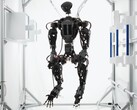 Der humanoide Roboter Helios von Orbit Robotics hat vier Arme, verzichtet aber auf Beine, weil er diese im Weltall nicht braucht.