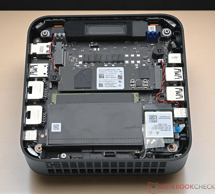 RAM und SSD lassen sich leicht aufrüsten. (Bild: Sebastian Bade)