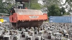 Mit einer Walze wurden mehr als tausend Bitcoin-Mining-Asics platt gemacht. Das virale Video stammt aus Malaysia.