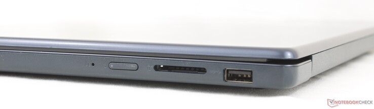 Rechts: OneKey Recovery, Ein-/Aus-Taste, SD-Kartenleser, USB-A (5 Gbit/s)
