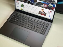 Bis zu 72 GB RAM und leicht zu reparieren – Schenker Element 16 E26 Laptop im Test