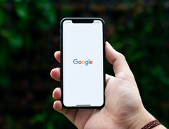 Apple soll ein Ende der Google-Partnerschaft in Erwägung ziehen. (Bild: Shiwa ID)